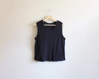 Vintage Crinkle Texture Black Tank Top