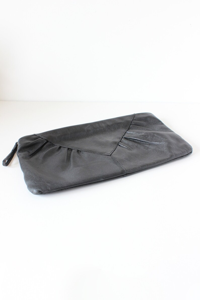 Vintage Minimalist Black Leather Zippered Clutch Bag image 6