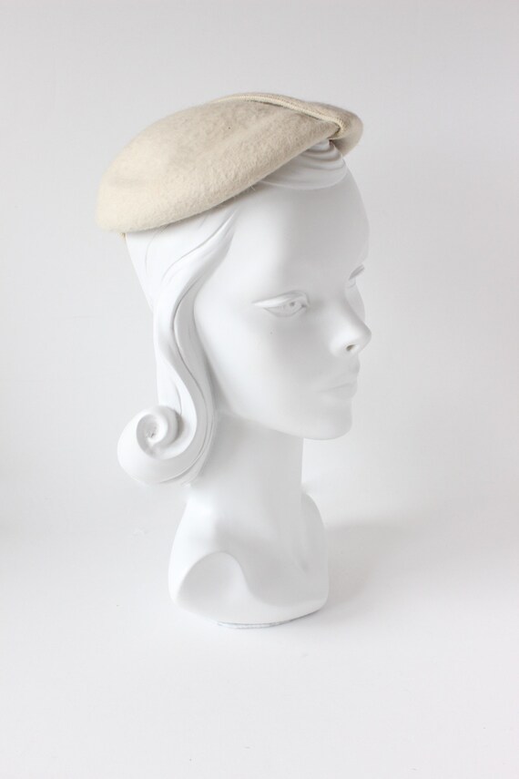 Vintage 1960s Off White Wool Felt Hat - image 3