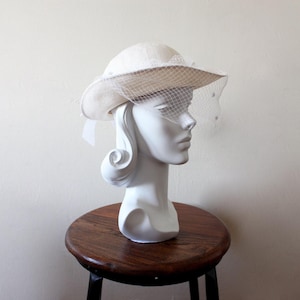 vintage Ruth Alan Designs Chapeau de paille blanc avec voile
