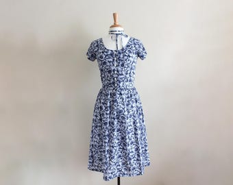 Vintage 1970s Navy Blue Floral Short Sleeve Midi Dress