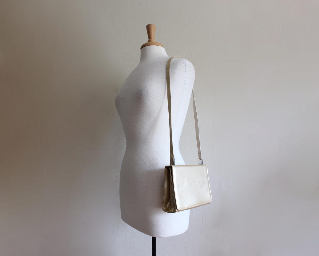 Sac Bandoulière Stuart Weitzman Vintage Cuir Grainé Marron - Occasion En Très Bon état
