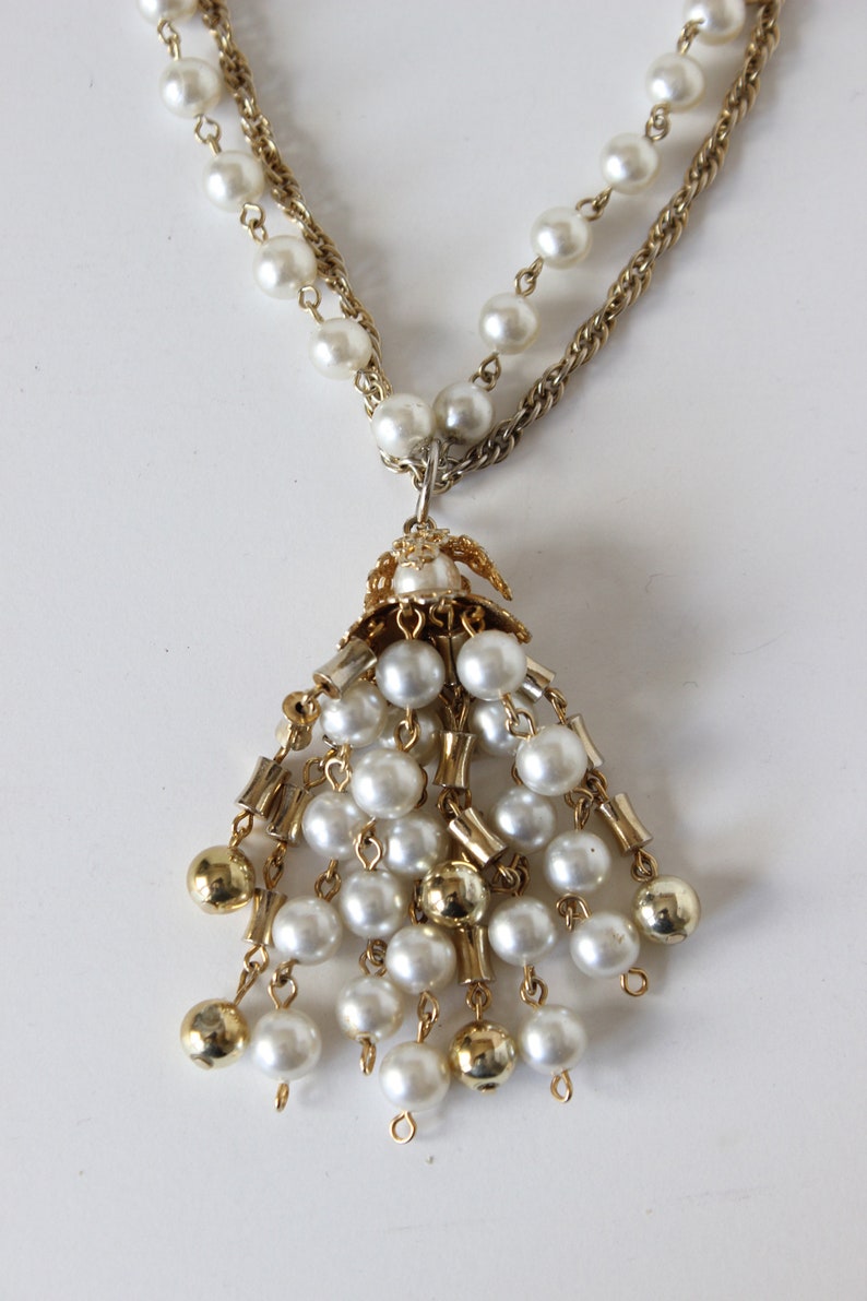Vintage Goldtone Chain /& Faux Pearl Fringe Tassel Coro Necklace
