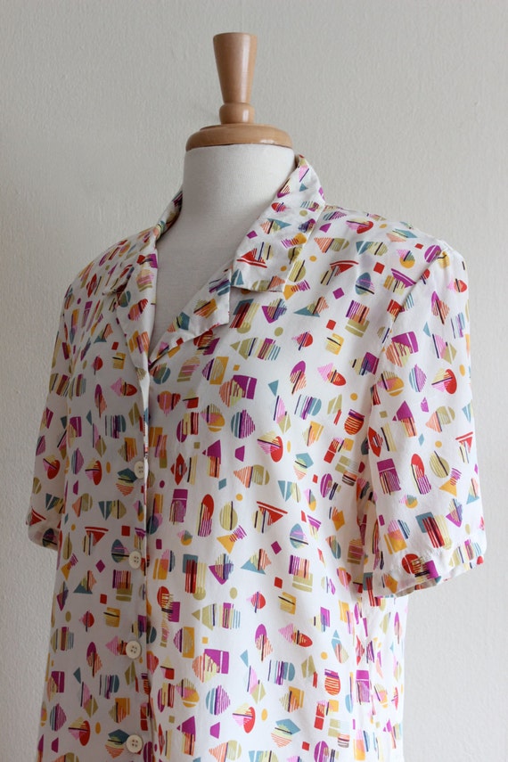 Vintage Colorful Print Ivory Silk Short Sleeve Bu… - image 4