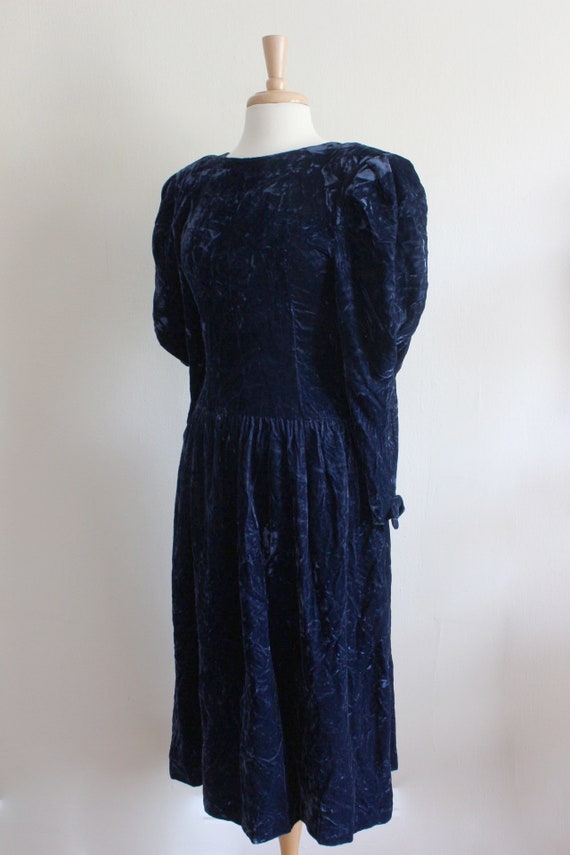 Vintage Puff Sleeve Navy Blue Crushed Velvet Dress - image 3