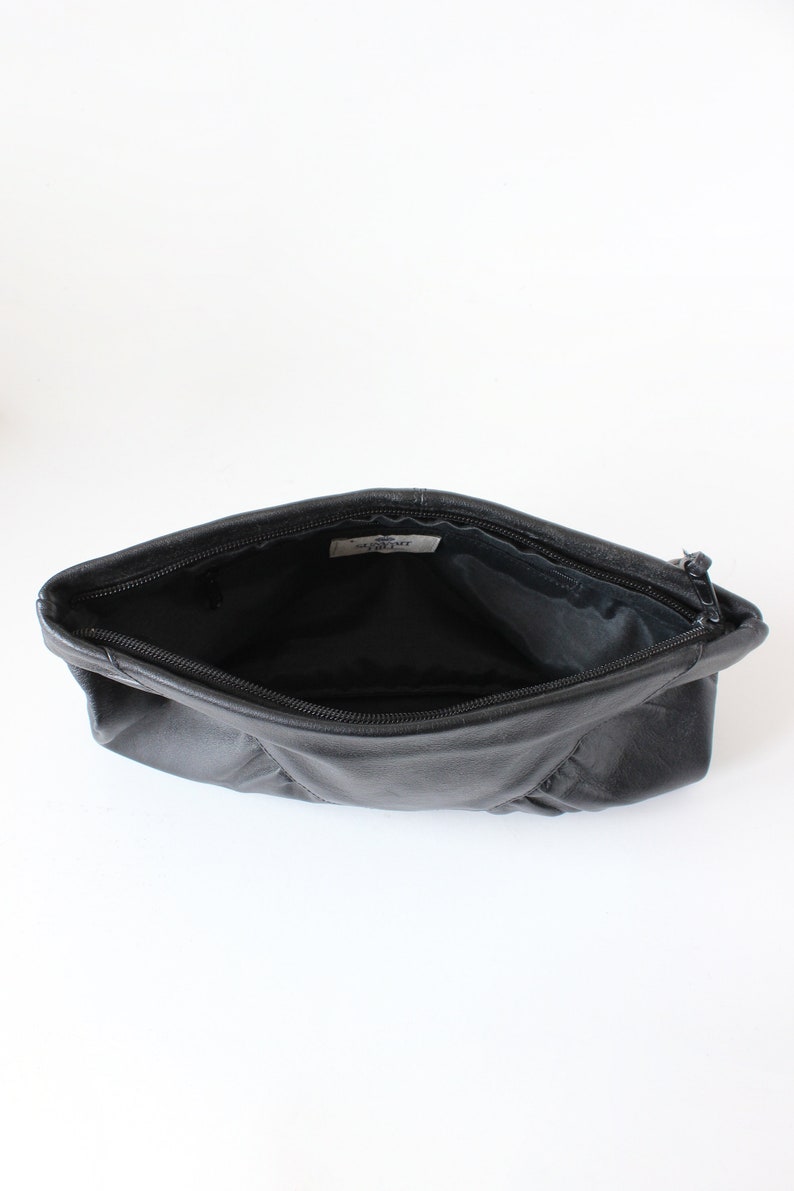 Vintage Minimalist Black Leather Zippered Clutch Bag image 7