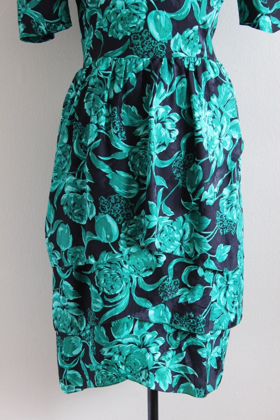 Vintage 1980s Green & Black Floral Silk Dress - image 3