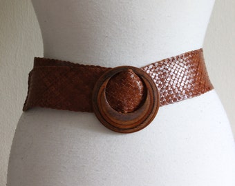 Vintage Liz Claiborne Brown Leather Woven Belt with Wood Buckle