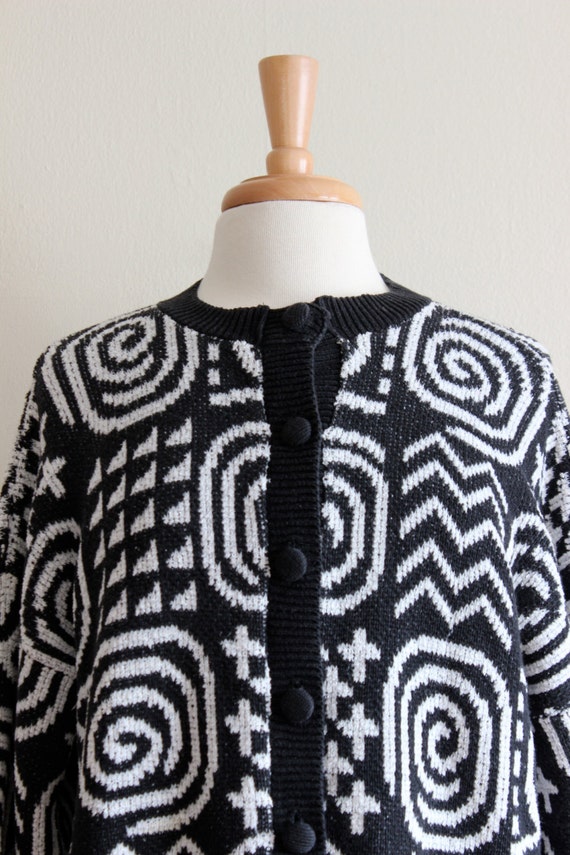 Vintage Black & White Graphic Knit Cardigan Sweat… - image 3