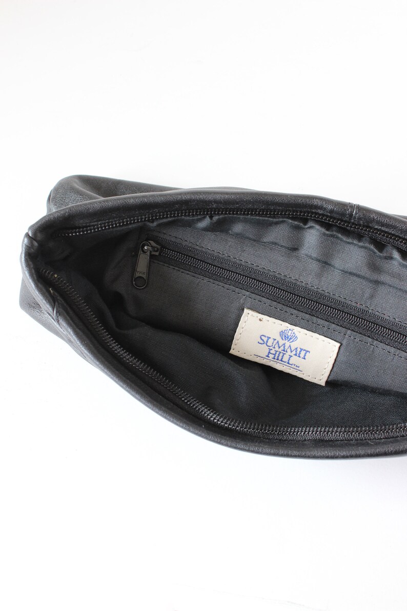 Vintage Minimalist Black Leather Zippered Clutch Bag image 8