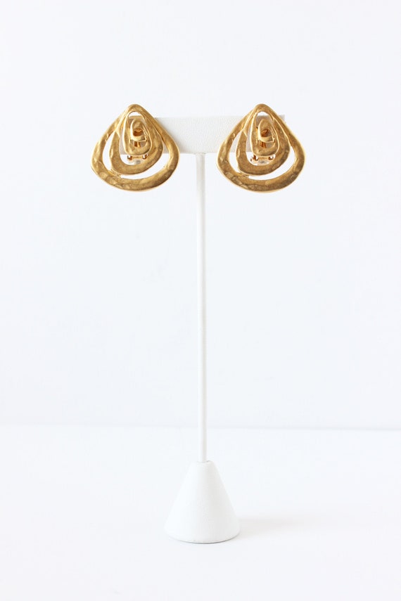 Vintage TAT Gold Tone Teardrop Spiral Earrings