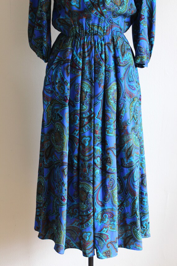 Vintage 1980s Green & Blue Paisley Midi Dress - image 3