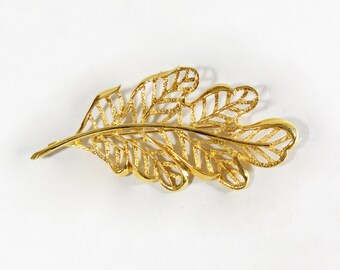 Vintage 1960s Goldtone Leaf Brooch