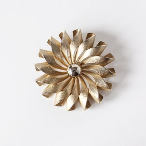 Vintage Gold Tone Oversize Flower Brooch