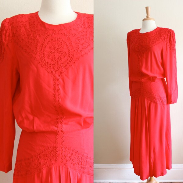 Vintage Red Long Sleeve Embroidered Midi Dress