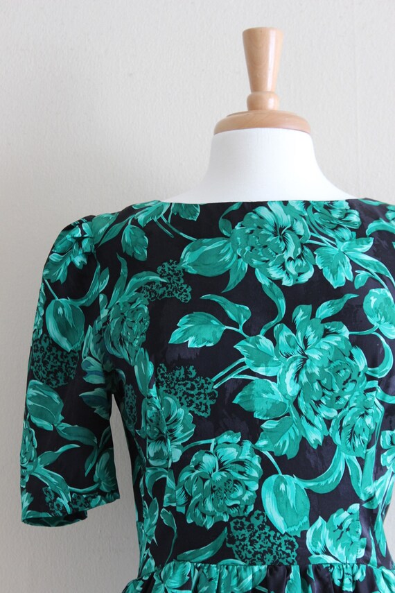 Vintage 1980s Green & Black Floral Silk Dress - image 5