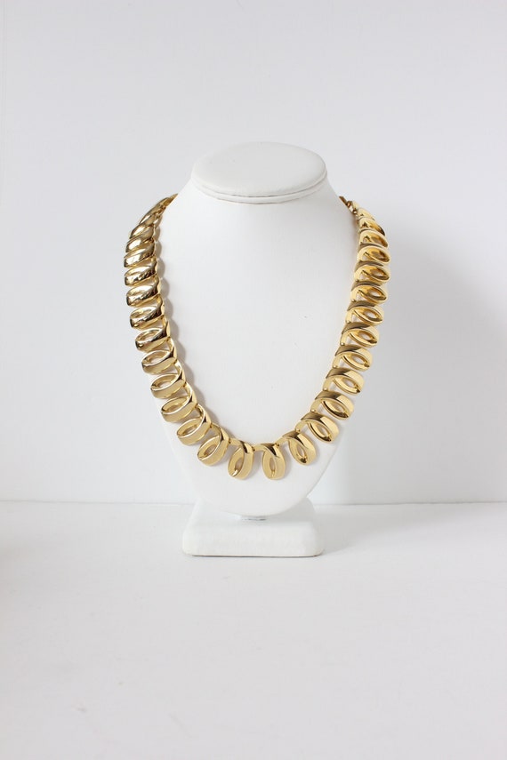 Vintage Chunky Gold Tone Loops Necklace