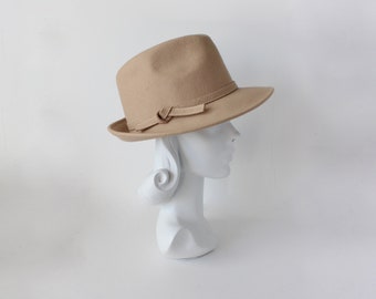 Vintage Minimalist Camel Wool Felt Fedora Hat