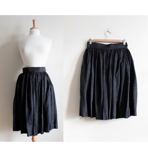 1950s Skirt / Vintage Black Arrow Print Taffeta Sk