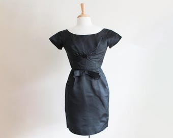 Vintage 1960s An Arkay Short Sleeve Black Mini Dress