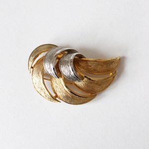 Vintage Goldtone & Silvertone Etched Mixed Metals Brooch image 1