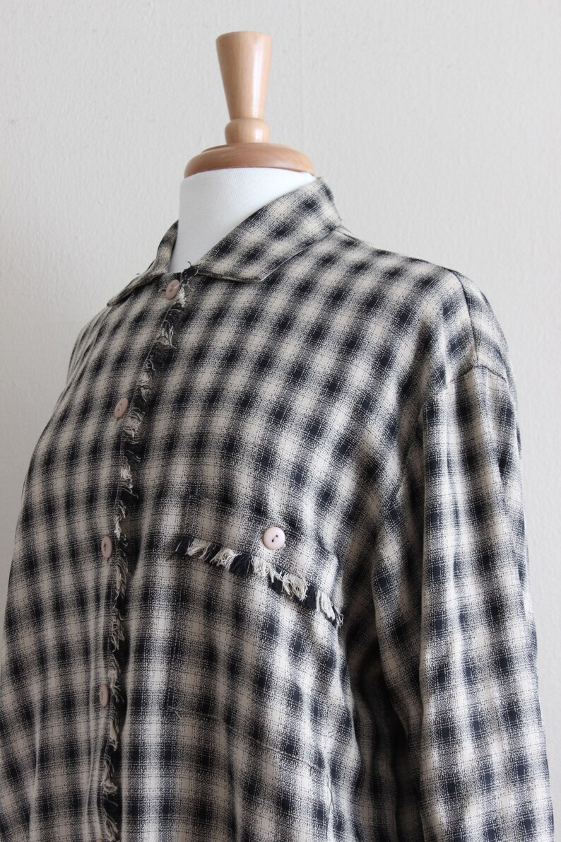 Vintage Black /& Tan Plaid Fringe Trim Button Down Top