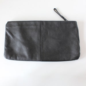 Vintage Minimalist Black Leather Zippered Clutch Bag image 5