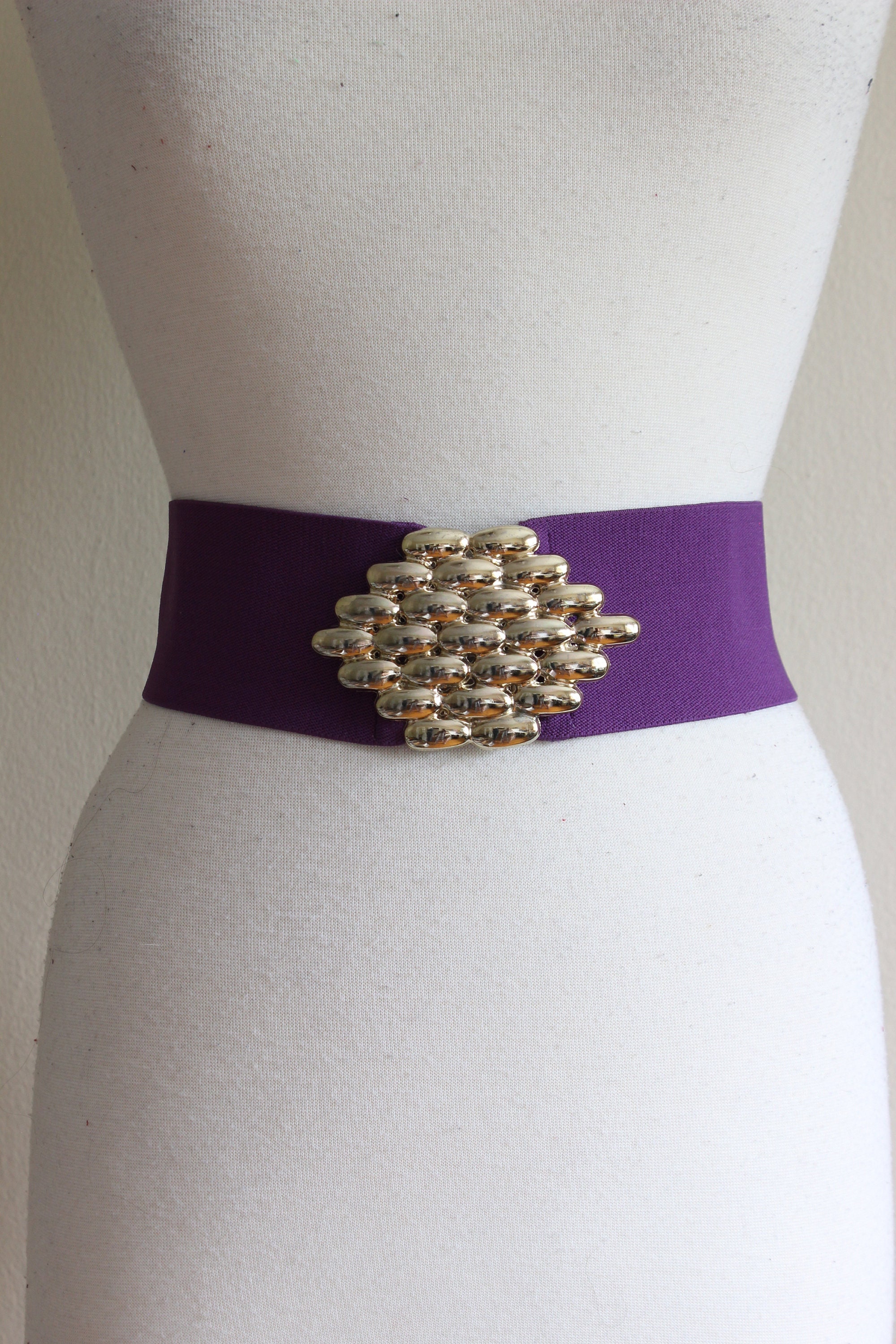 Vintage 1980s Purple Stretchy Belt With Oversize Gold Tone  display picture 3