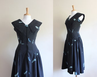 Vintage 1950s Nancy Greer Blue & Black Feather Print Dress