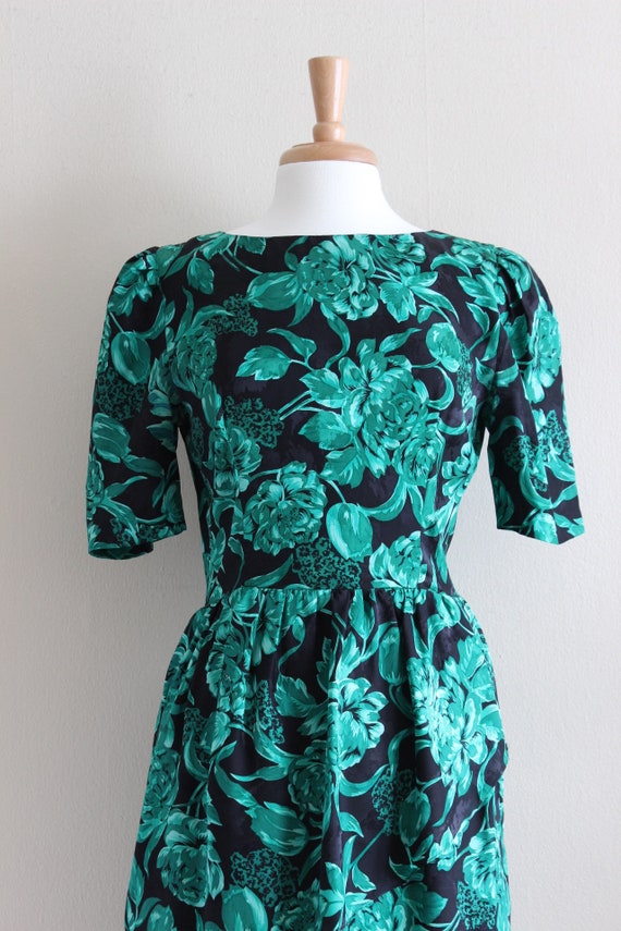 Vintage 1980s Green & Black Floral Silk Dress - image 4