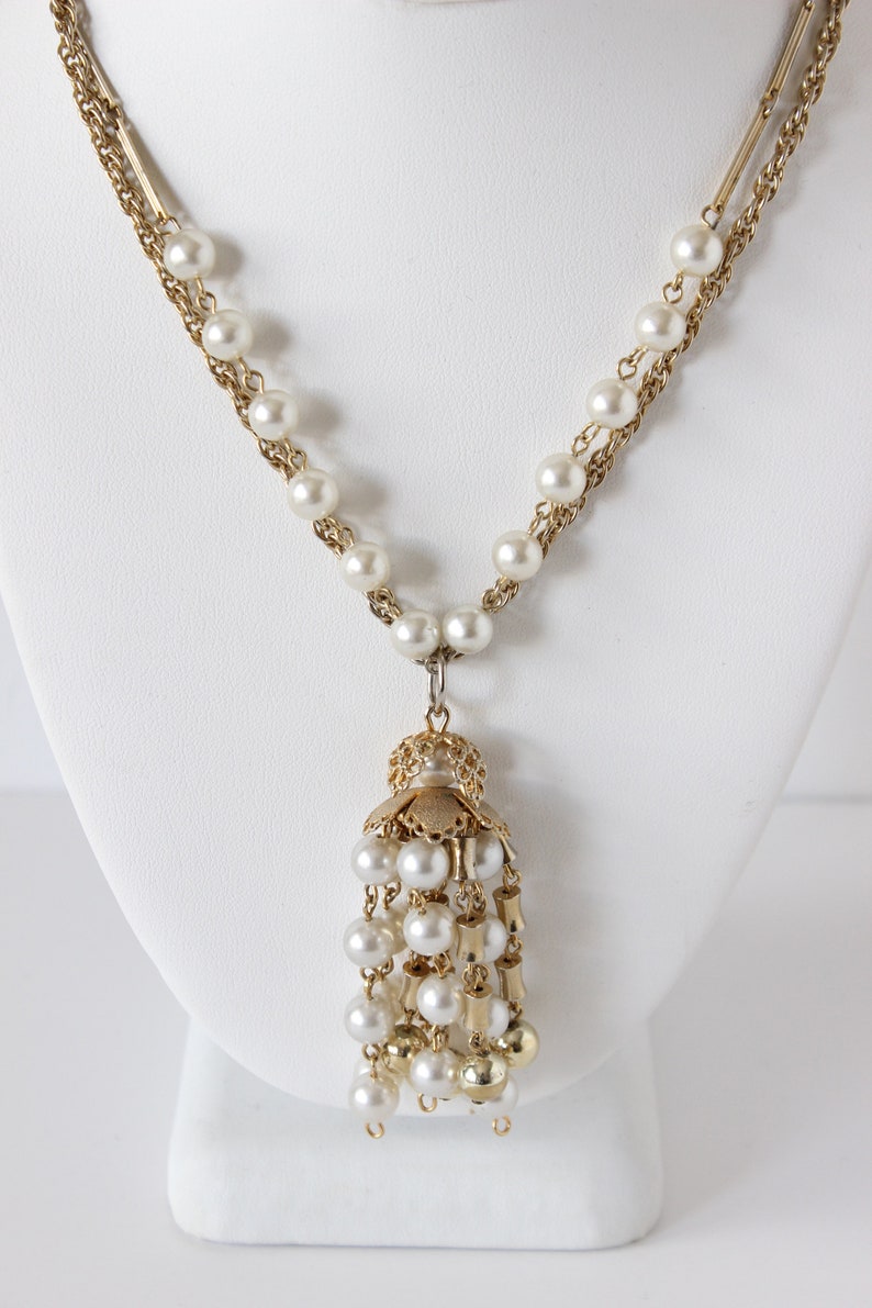 Vintage Goldtone Chain /& Faux Pearl Fringe Tassel Coro Necklace