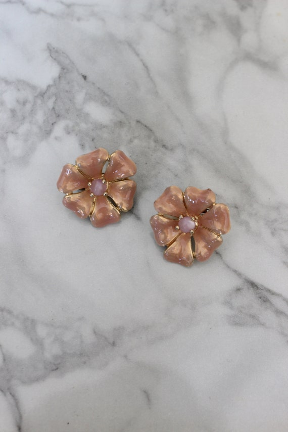 Vintage Peach & Pink Enamel Flower Earrings
