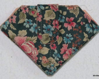 Étui à aiguilles plié, floral rose vert