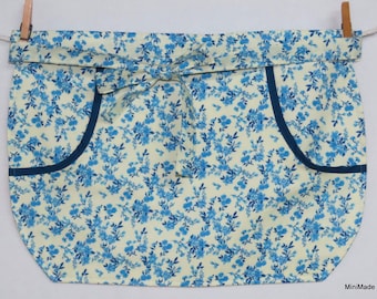 Clothespin Apron, Practical Pocket Apron, Blue Floral on Ivory