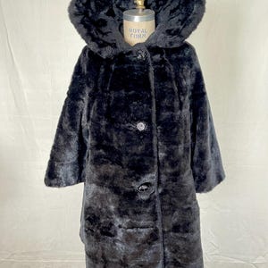 1950s Long Swing Coat with Vampire Collar, Faux Fur Women’s Black Coat, Vintage Coat, 3/4 sleeves, Size Small to Medium, Old Hollywood Style