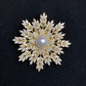 Handmake Diamond snowflake pearl brooch, 18K Gold , Wedding gifts, bridal gifts, Mother&#39;s Day gifts