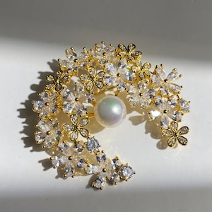 NEW! Luxury Floral Pearl Brooch with 18K Gold,Vintage Bridal Jewelry,Handmade Spring Gift for Her, Elegant Silver Statement Pin,broche perla