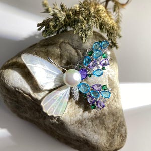Butterfly Pearl brooch,Vintage Pearl Brooch,Mother&#39;s Day gift,Fresh water pearl,Wedding gift,Shell jewelry,Spring Pearl Brooches,Easter gift