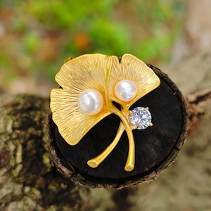 Gold Ginkgo Leaf Brooch: Pearl & Zircon Bridal Pin