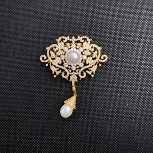 Handmade Sterling 18K gold Filigree Brooch with Pearl Drop,Vintage-Inspired pearl jewellery,Bridal Brooch,Wedding gift