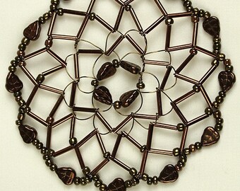 Kippah da donna con motivo a foglia in perline di bronzo fatto a mano