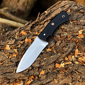 Handmade Bushcraft Skinner Knife: 1095 Carbon Steel, Leather Sheath