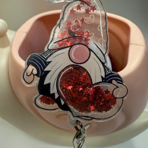 Gnom Love Shaker Badge Reel, lustiger Ausweishalter, Badge Reel, Geschenk für Krankenschwestern, Liebesshaker