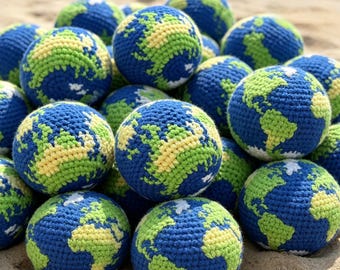 Saquinho de crochê em formato de Terra, brinquedo para arremessar e fazer malabarismos ao ar livre, lembrancinha antiestresse para festas, brinquedo de bola de crochê em formato de planeta Terra