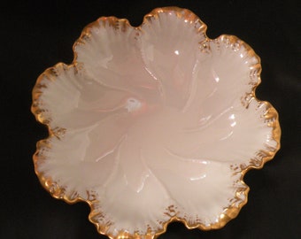 Lenox Gold Trim Cabbage Leaf Porcelain Bowl Made in USA, Vintage Oyster Plate from 1950s