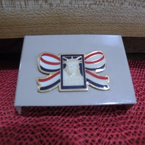 Avon Statue of Liberty 1886-1986 Pin, Brooch Gold tone Vintage Patriotic, Red White Blue Vintage Collectible Costume Jewelry