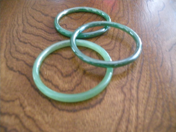 Green Glass Iridescent Bangle Bracelet, Jade Colo… - image 2