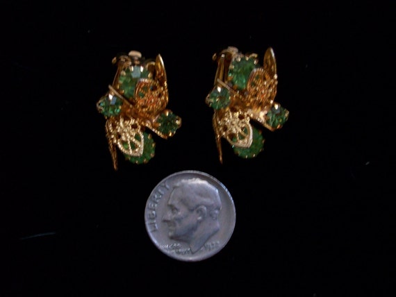 Light green and gold clip earrings - image 2