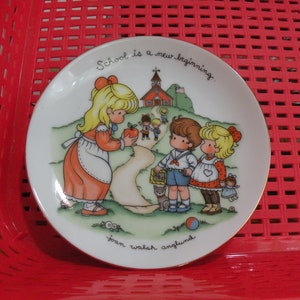 AVON Plate by Joan Walsh Anglund, School Is A New Beginning , New in Box 1986 Home Decor Collector's Plate