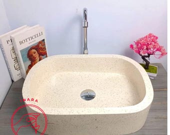 Ovale terrazzowastafel | Minimalistisch handen wassen en pedicure | Moderne badkamer